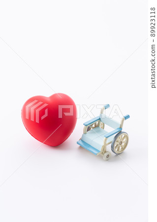 Wheelchair and Heart 89923118