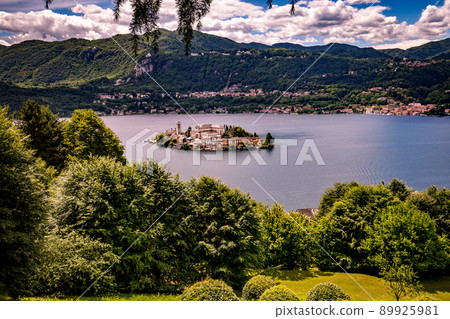 Lake Orta in Orta san Giulio, italy Lake Orta in Orta san Giulio, italy 89925981