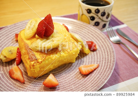 French toast with strawberries and bananas perfect for breakfast or snacks French toast with strawberries and bananas perfect for breakfast or snacks 89925984