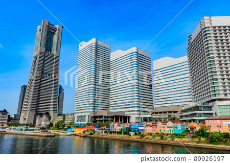 神奈川縣橫濱市中區城市景觀橫濱地標塔和橫濱皇后廣場 89926197