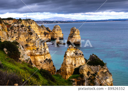 Ponta da Piedade cliffs, Algarve, Portugal Ponta da Piedade cliffs, Algarve, Portugal 89926332