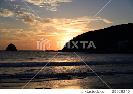 Morning glow coast Morning glow coast 89929240