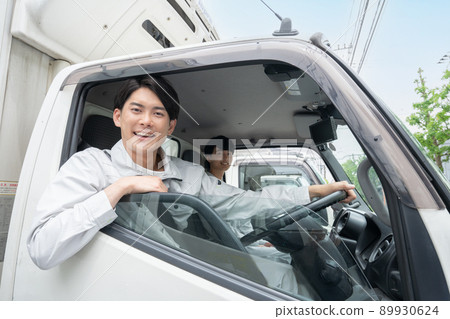 年輕男性卡車司機 年輕男性卡車司機 89930624