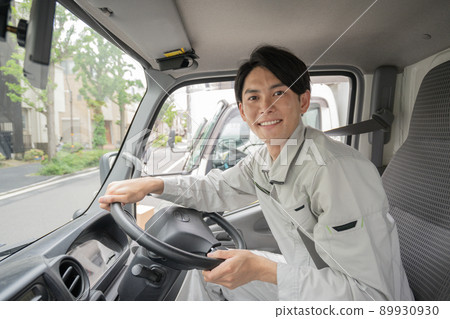 年輕的卡車司機 年輕的卡車司機 89930930