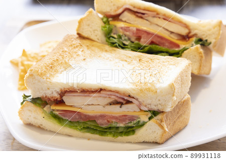 Delicious clubhouse sandwich 89931118