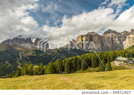 Mountain landscape after first snow Mountain landscape after first snow 89931407