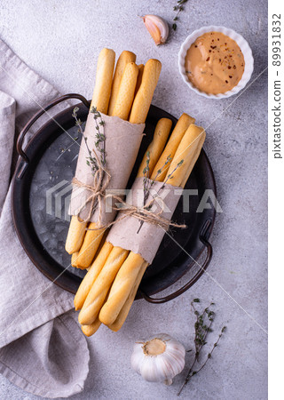 Italian grissini, traditional appetizer breadstick Italian grissini, traditional appetizer breadstick 89931832
