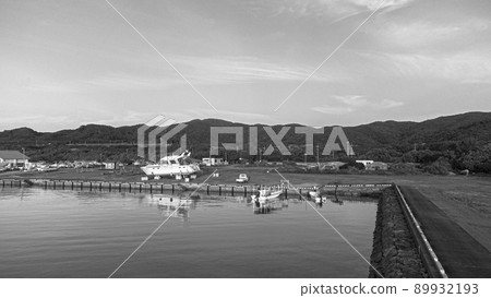 [深褐色] 稻田漁港附近的石垣島 89932193
