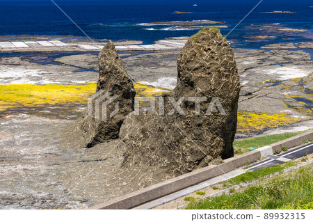 [Sado Geopark, Niigata Prefecture] Kuguriiwa made from submarine volcanoes 89932315