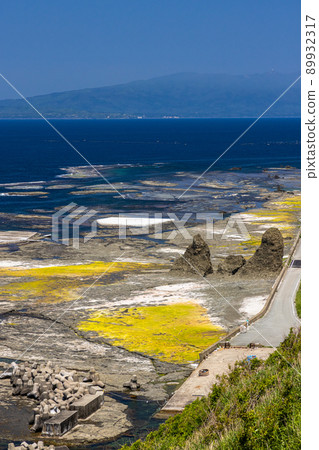 [新潟縣佐渡地質公園]由海底火山製成的火山岩 89932317