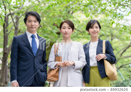 Business team fresh green Business team fresh green 89932620