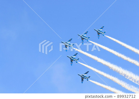 Blue Impulse Exhibition Flight Smoke Acrobat 89932712