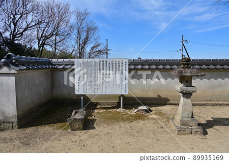 播磨“三木城”附近的半邊竹中古墓 89935169