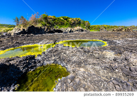 [新潟縣佐渡地質公園] 由海底火山構成的海岸線 宿根木 89935269