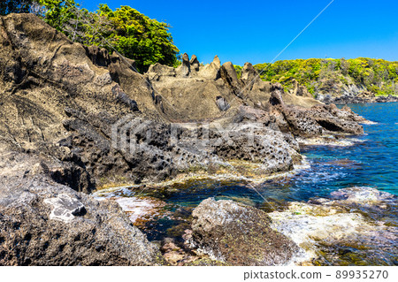 [新潟縣佐渡地質公園] 由海底火山構成的海岸線 宿根木 89935270