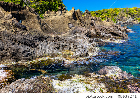 [新潟縣佐渡地質公園] 由海底火山構成的海岸線 宿根木 89935271