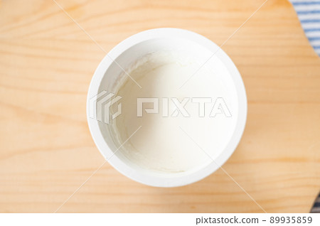 排出酸奶 排出酸奶 89935859
