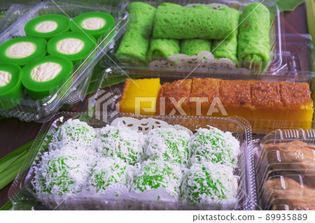 Malaysia popular assorted sweet dessert, simply known as kuih. Malaysia popular assorted sweet dessert, simply known as kuih. 89935889