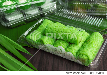 Malaysia popular assorted sweet dessert, simply known as kuih. Malaysia popular assorted sweet dessert, simply known as kuih. 89935891