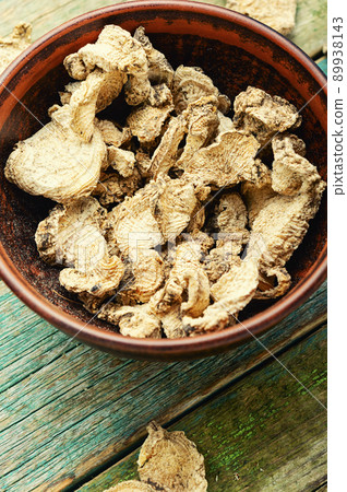 Bryony root, homeopathic herbs 89938143