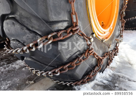 Snowplow tire chains, wheel loaders 89938556