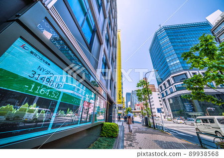 日本茅場町站前廣場東京都市風景，Kabutocho ... KABUTO ONE，平均股價超過700日元，道指繼續下跌= 19日 89938568