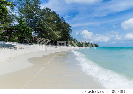 Exotic desert beach in Ko Phi Phi. Krabi, Andaman Sea, Thailand 89938961