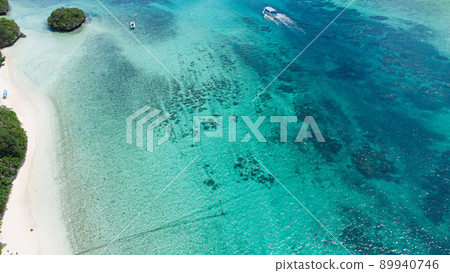 [Aerial view] Ishigaki Island Kabira Bay 89940746