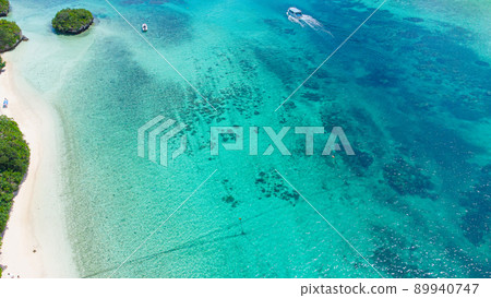 [Aerial view] Ishigaki Island Kabira Bay 89940747