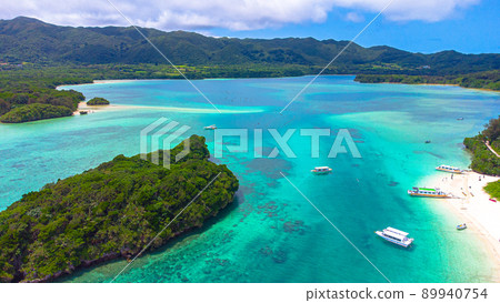 [Aerial view] Ishigaki Island Kabira Bay 89940754