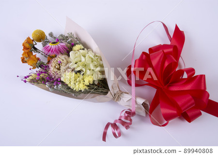 Dried flowers as a gift 89940808
