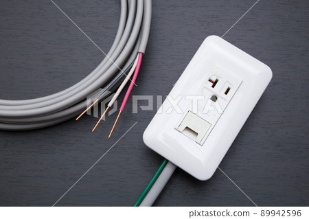 Outlet construction (20A with ground) 89942596