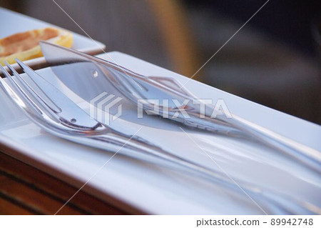 cutlery	 89942748