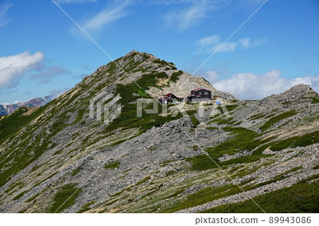 Mountain trail leading to the summit of Mt. Otensho and Daitenso 89943086