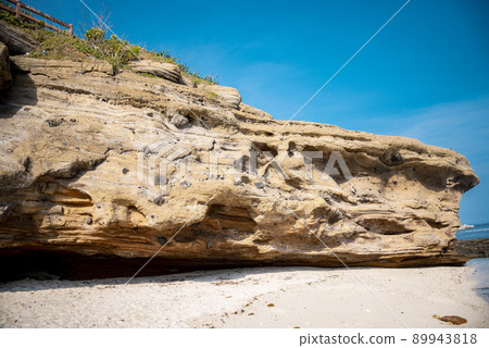 Great cliffs and beautiful beach on Ly Son Island, Quang Ngai Province, Vietnam Great cliffs and beautiful beach on Ly Son Island, Quang Ngai Province, Vietnam 89943818