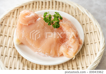 Chicken breast kneaded with sugar salt 89943962