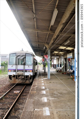 San-in Main Line Senzaki Branch Line Senzaki Station (Kiha 120 series) San-in Main Line Senzaki Branch Line Senzaki Station (Kiha 120 series) 89944365