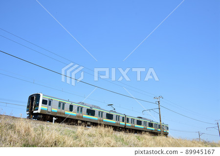 運行在內房線上的E131系列列車 89945167
