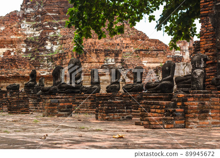Old Buddha head ancient Old Buddha head ancient 89945672