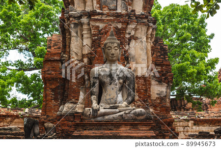 Old Buddha head ancient Old Buddha head ancient 89945673