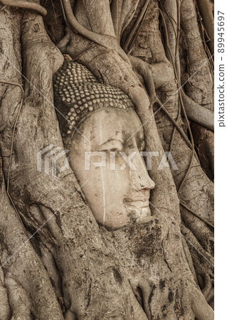 Old Buddha head ancient Old Buddha head ancient 89945697