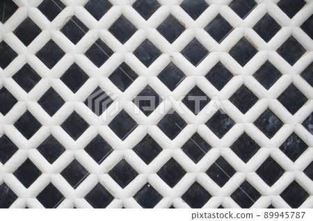 Namako wall (Namako wall) One of the traditional Japanese house construction methods found in the city of Matsumoto Namako wall (Namako wall) One of the traditional Japanese house construction methods found in the city of Matsumoto 89945787