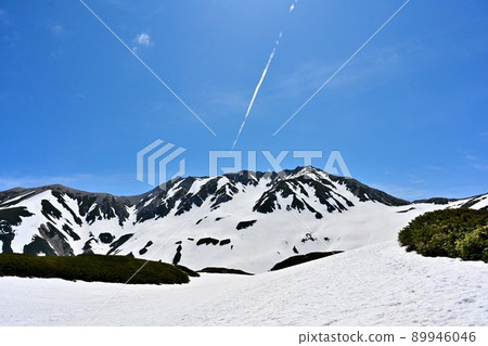 五月在立山的一架飛機 五月在立山的一架飛機 89946046