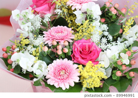 Give flowers to celebrate retirement 89946991