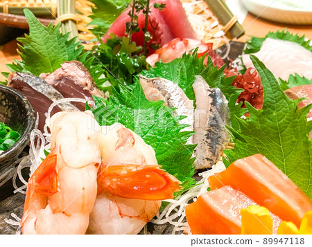 居酒屋菜單生魚片拼盤 89947118
