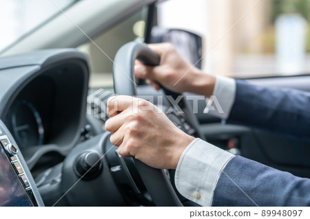 Car handle at hand Car handle at hand 89948097