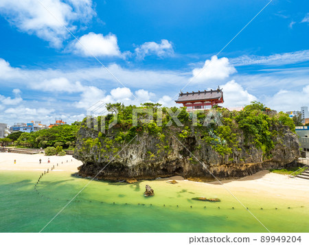 海灘上的海浪 海灘上的海浪 89949204