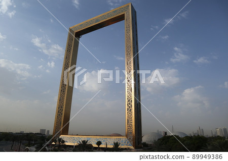 Dubai frame Dubai frame 89949386