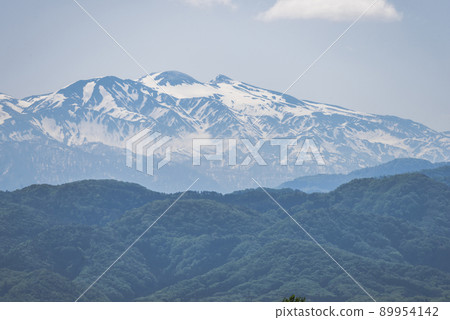 《Ishikawa Prefecture》 Kaga City, Hakusan with the remaining snow 89954142