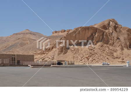 Valley of the royal family Valley of the royal family 89954229